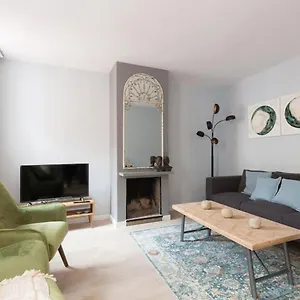 https://2-bdr-penthouse-in-gracia.catalonia-hotels.com